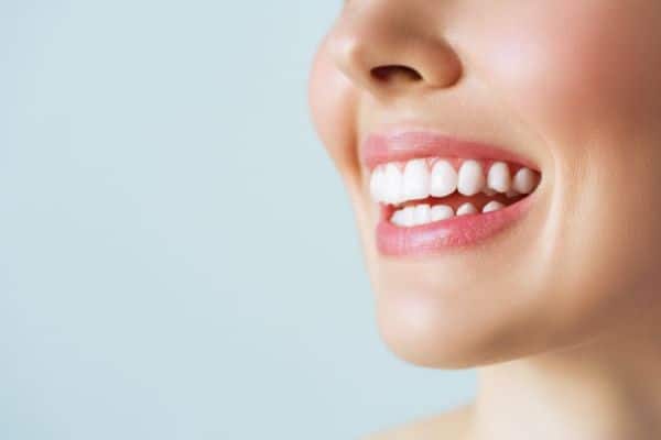 Blanqueamiento dental y limpieza profesional